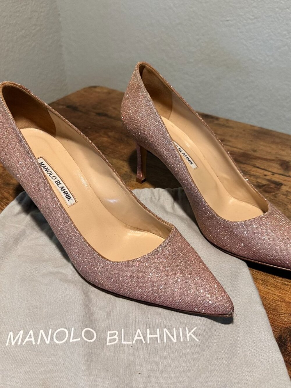 Manolo Blahnik BB Glitter Pointed Toe Pump EU 41 Rose Gold Pink Sparkle Stiletto - Picture 2 of 11